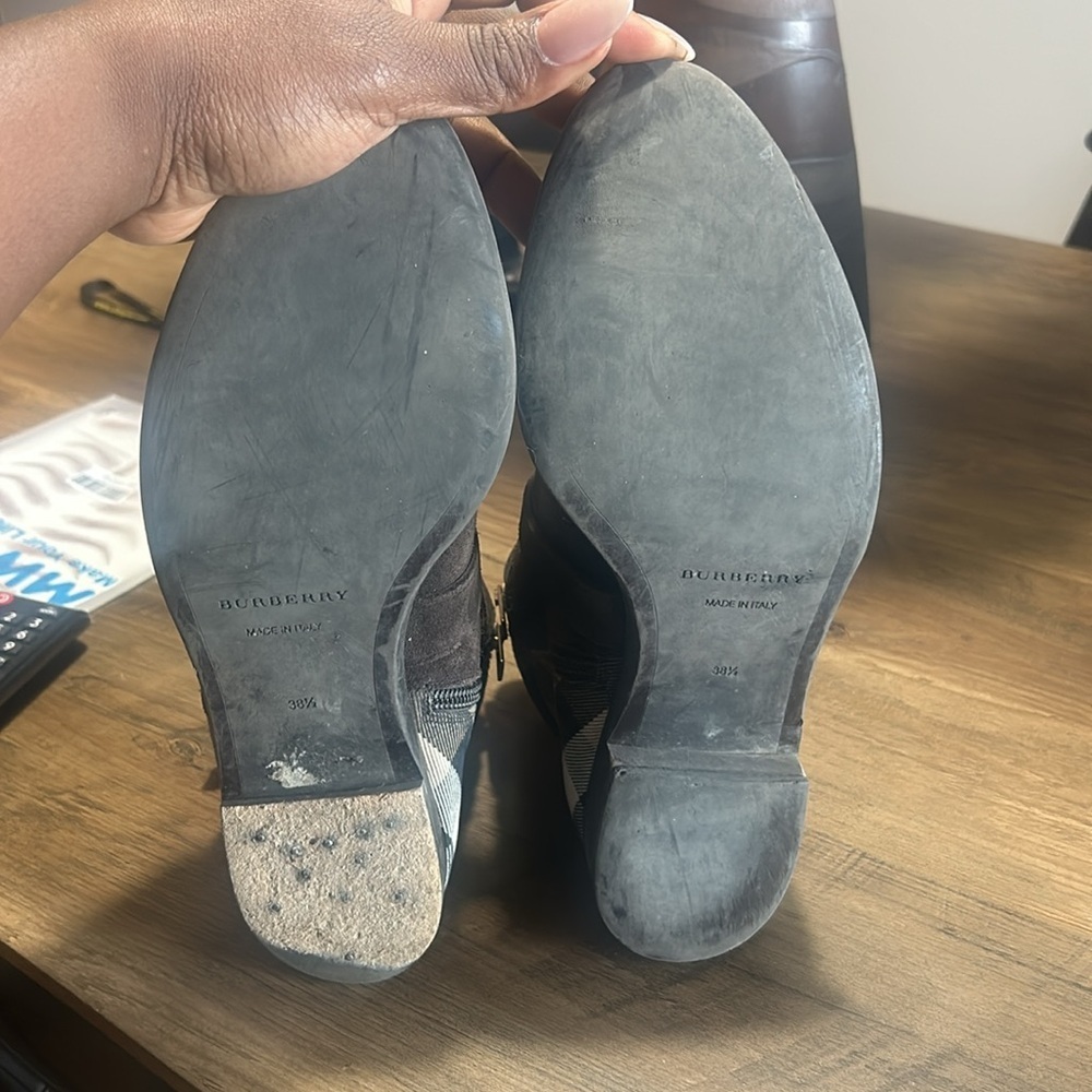 Authentic BURBERRY booties - Picture 8 of 8